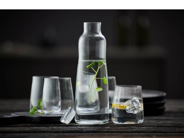 Lyngby Glas Karaffelsæt m. 4 stk vandglas 42 cl og karaffel 1,1 L m. låg, Zero